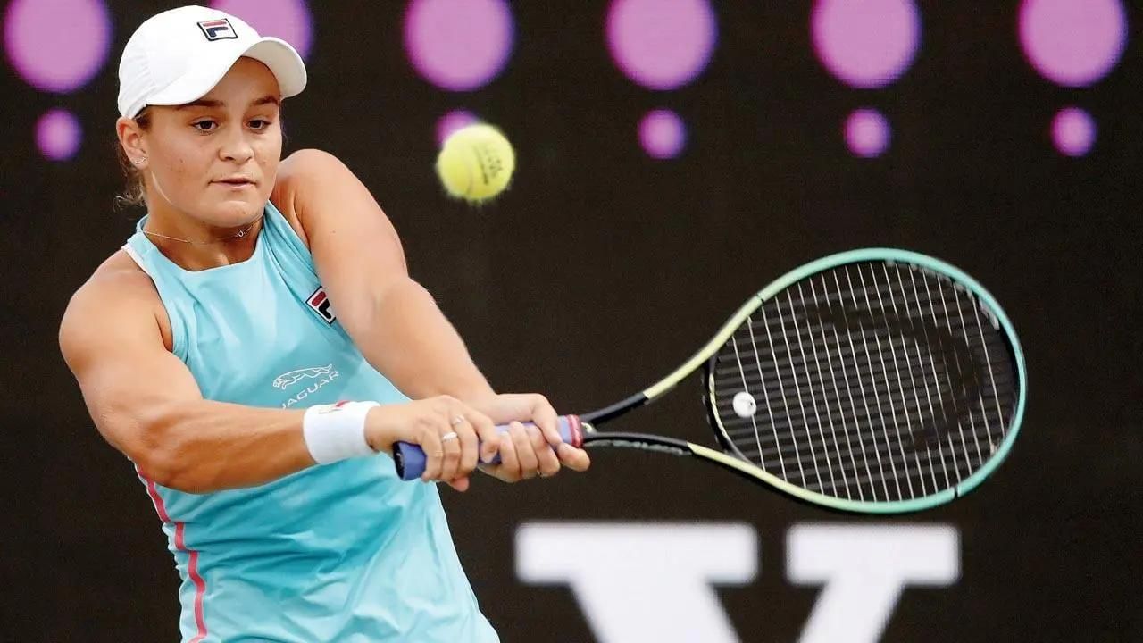 બાર્ટી ચારેય ગ્રાન્ડ સ્લેમ ટુર્નામેન્ટમાં ચેમ્પિયન બની ચૂકી છે. તેણીએ ડબલ્સમાં વિમ્બલ્ડન અને સિંગલ્સમાં ઓસ્ટ્રેલિયન ઓપન, યુએસ ઓપન અને ફ્રેન્ચ ઓપન જીત્યા હતા.