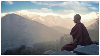 એવા ઘણા હિલ સ્ટેશન છે જે માત્ર દેશમાં જ નહીં પરંતુ વિદેશી પ્રવાસીઓમાં પણ ખૂબ જ લોકપ્રિય છે. જો તમે ઓછા બજેટમાં હિલ સ્ટેશનની મુલાકાત લેવાનું વિચારી રહ્યા છો, તો તમે અહીં આપેલી આ ટિપ્સને ફોલો કરી શકો છો.