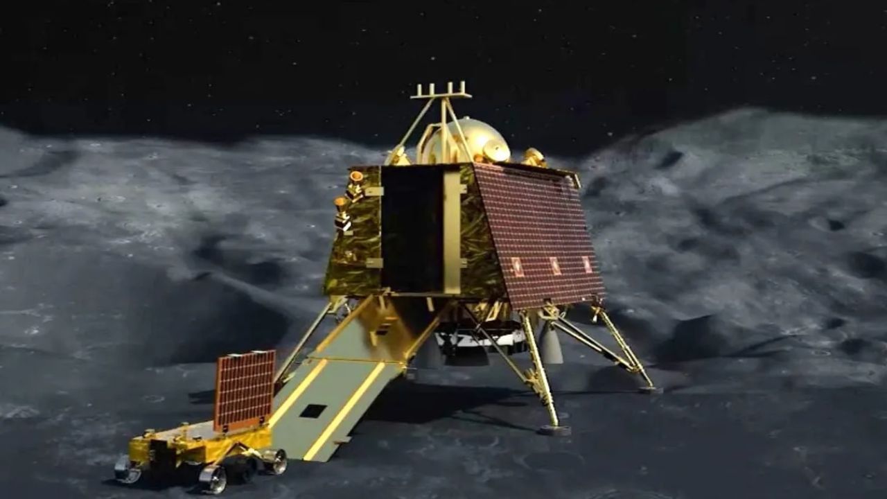 Chandrayaan Mission: આગામી કેટલાક કલાક ખુબ જ મહત્વના, બે ભાગમાં વહેંચાઈને ચંદ્ર સુધીની મુસાફરી પુરી કરશે 'ચંદ્રયાન 3'