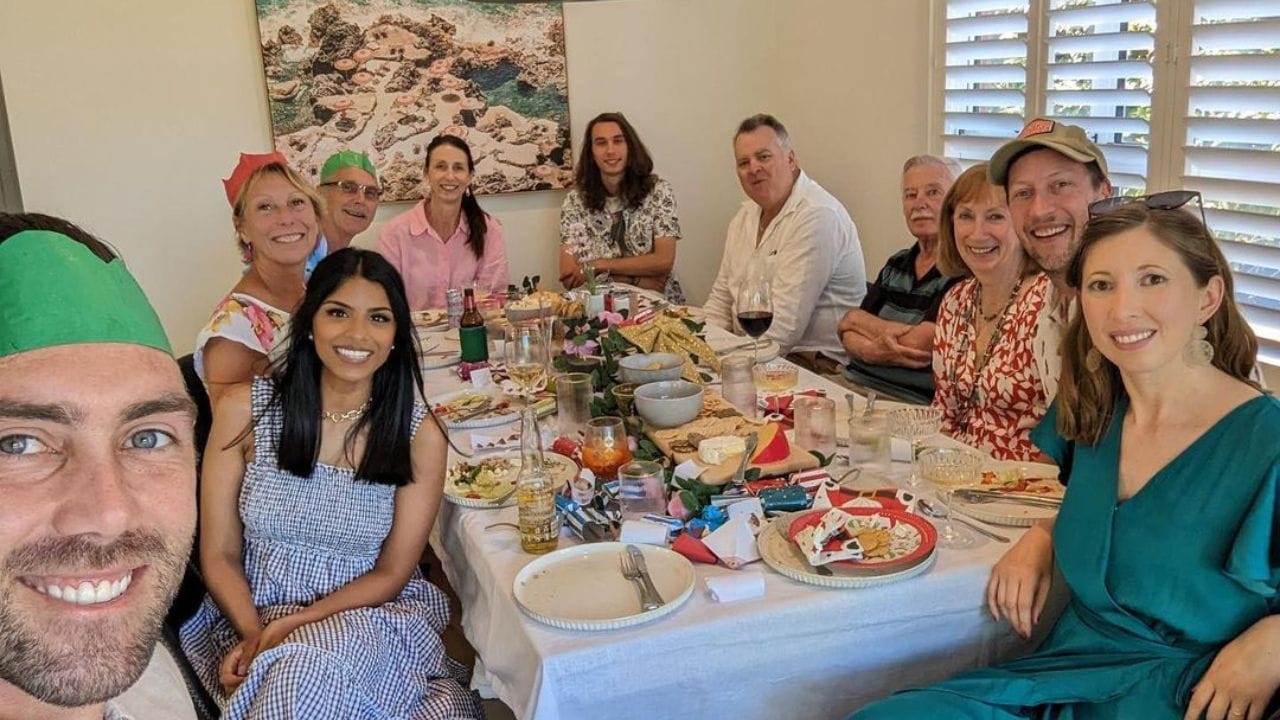 મેક્સવેલે વર્ષ 2021માં ક્રિકેટમાંથી બ્રેક લીધો હતો. તેણે કહ્યું હતું કે માનસિક સ્વાસ્થ્યને કારણે તેણે થોડા સમય માટે ક્રિકેટથી દુર રહ્યો હતો. વિનીને આ બીમારી વિશે સૌપ્રથમ જાણ થઈ હતી અને વિનીએ તેને તેમાંથી બહાર આવવામાં ઘણી મદદ કરી હતી.