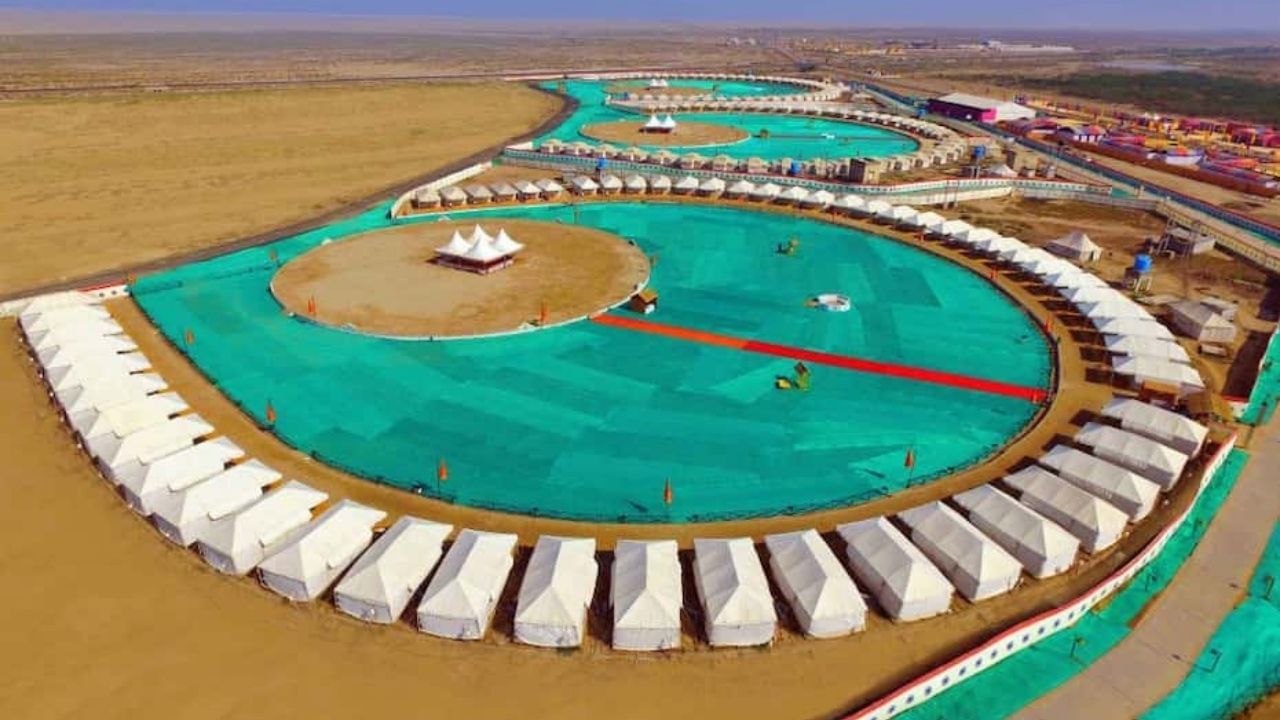 જો તમે આ ટુર પેકેજનો લાભ લેવા માંગો છો તો તમે એકલા પ્રવાસમાં જવા માંગો છો. તો તમારે 71,000 રુપિયા ચુકવવા પડશે. 2 લોકો માટે 49,900 પ્રતિ વ્યક્તિ ચુકવવાના રહેશે. ત્રણ લોકો માટે 46,800 આપવાના રહેશે.