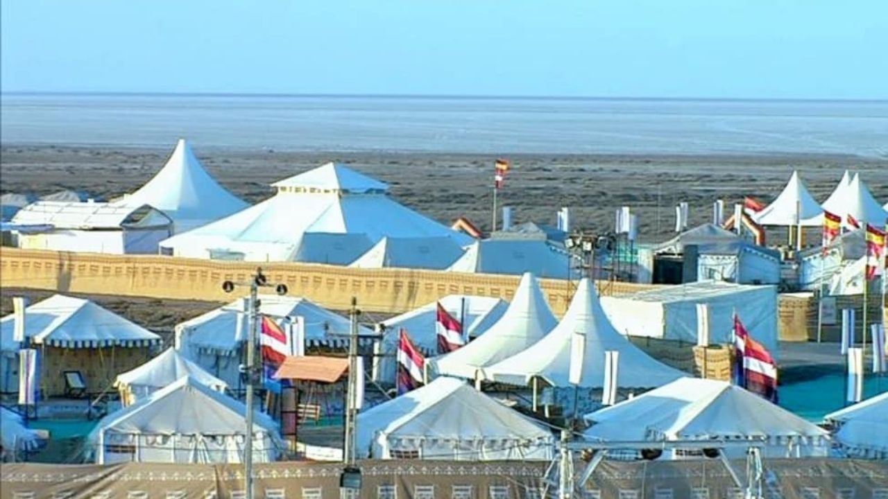 IRCTCએ ટ્વીટ કરીને આ ટૂર પેકેજ વિશે જાણકારી આપી છે. જેમાં કહેવામાં આવ્યું છે કે જો તમે કચ્છના રણનો આકર્ષક નજારો જોવા માંગતા હોવ તો IRCTCના આ અદ્ભુત ટૂર પેકેજનો લાભ લઈ શકો છો.