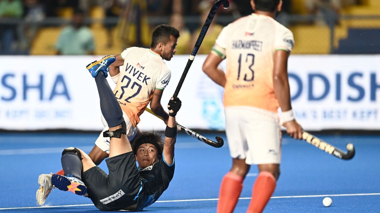 બીજા ક્વાર્ટરમાં ગોલ ખાદ્યા પછી, ભારતે ત્રીજા ક્વાર્ટરમાં જોરદાર વાપસી કરીને હરમનપ્રીત સિંહના પેનલ્ટી કોર્નર દ્વારા બરાબરી કરી, પરંતુ જાપાને ભારતના તમામ શોટને અટકાવવા માટે જોરદાર બચાવ કર્યો અને મેચ 1-1થી સમાપ્ત થઈ. રોમાંચક સ્કોર સાથે સમાપ્ત થઈ. ભારતે ઓછામાં ઓછા 15 પેનલ્ટી કોર્નર મેળવ્યા પરંતુ માત્ર એક જ ગોલમાં કન્વર્ટ થયો, જ્યારે જાપાને મેળવેલા બેમાંથી માત્ર એકને ગોલમાં કન્વર્ટ કર્યો.