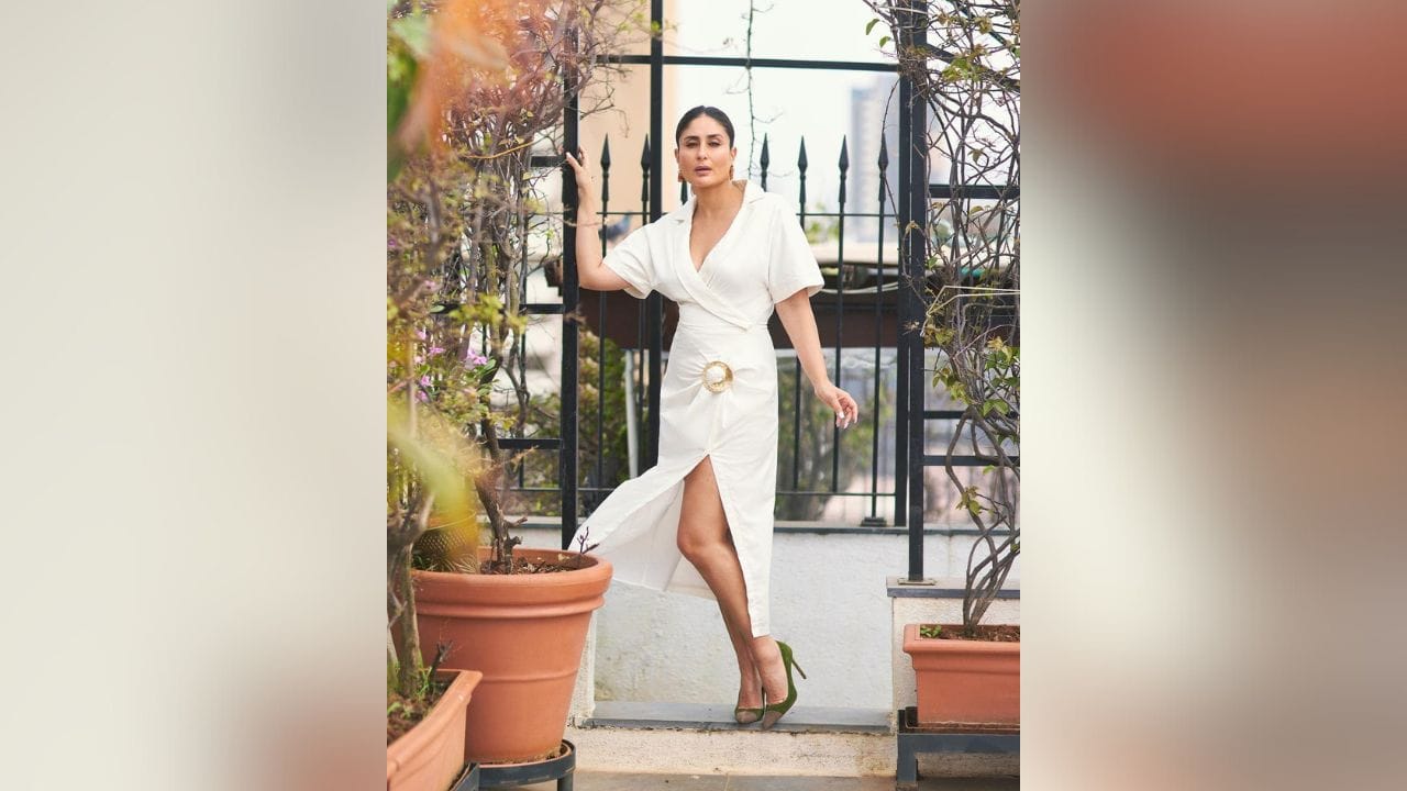 ઓફ વ્હાઈટ કલરના ડ્રેસમાં કરીનાએ પોતાની ક્લાસી સ્ટાઈલ ફેન્સ સાથે શેર કરી છે. હંમેશાની જેમ બેબોની સુંદરતા પરથી તમારી નજર દૂર કરવી મુશ્કેલ છે. (Image: Kareena Kapoor Instagram)