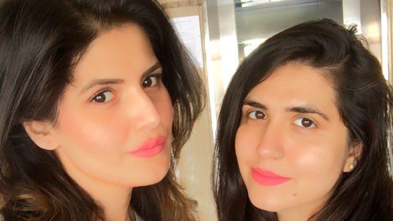 ઝરીન ખાનને પણ પોતાનો કોઈ ભાઈ નથી, તેથી તે તેની નાની બહેન સાથે રક્ષાબંધન ઉજવે છે. પોસ્ટ શેર કરતી વખતે ઝરીને લખ્યું હતું કે અમારો કોઈ ભાઈ નથી, માત્ર અમે બે બહેનો છીએ.