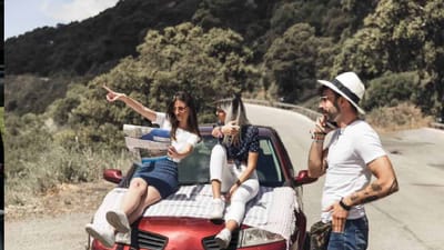  ભારતમાં એવા ઘણા સ્થળો છે જ્યાં રોડ ટ્રીપ દ્વારા પહોંચવાની મજા આવે છે. જેમાં લદ્દાખ રોડ ટ્રીપનું નામ સૌથી વધુ લોકપ્રિય છે. ચાલો તમને તેમના વિશે જણાવીએ. 