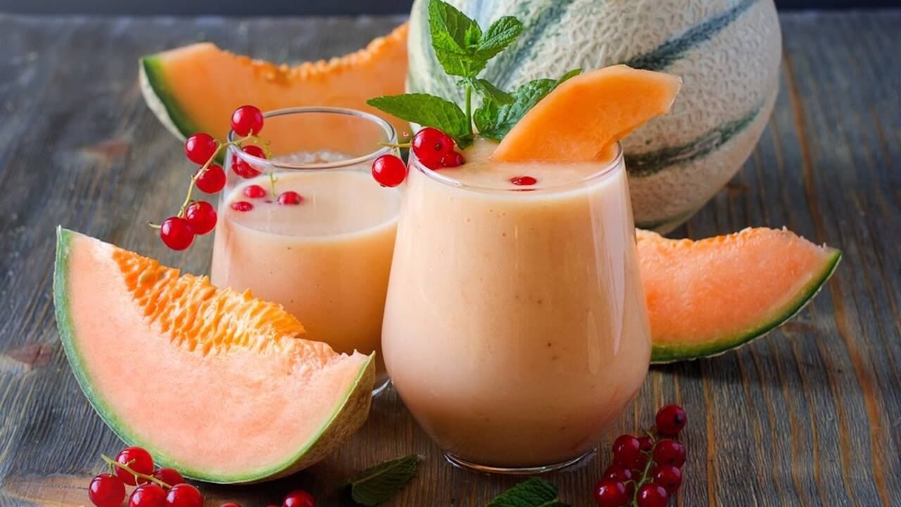 સકરટેટીનું સેવન વજન ઘટાડવામાં ખૂબ જ મદદરૂપ સાબિત થાય છે. કારણ કે સકરટેટીમાં સારી માત્રામાં ફાઈબર હોય છે. સાથે જ તેમાં કેલરી પણ ઓછી હોય છે. એટલા માટે તેનું સેવન કરવાથી વજન નિયંત્રણમાં રહે છે.