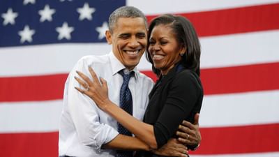  વર્ષ 2009 થી 2017 સુધી અમેરિકાના પ્રમુખ રહેલા બરાક ઓબામા, તેમની પત્ની મિશેલને પહેલીવાર વર્ષ 1989માં લો ફર્મ સિડલી ઓસ્ટિન LLPમાં મળ્યા હતા. મિશેલ અહીં બરાક ઓબામાના માર્ગદર્શક તરીકે કામ કરતી હતી. આ તે સમય હતો જ્યારે મિશેલ અને બરાક ઓબામાએ એકબીજાને ડેટ કરવાનું શરૂ કર્યું હતુ.