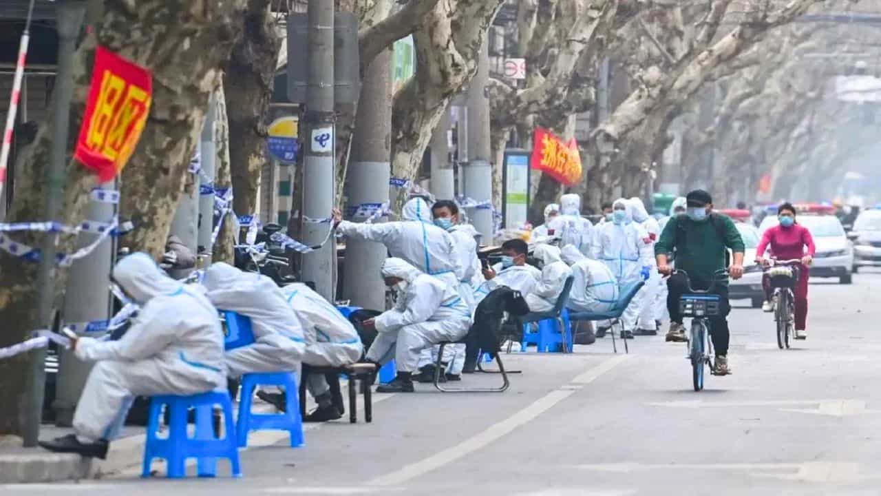 China News: કોરોના પર આ રિપોર્ટે ખોલ્યું ચીનનું રહસ્ય, 2 મહિનામાં 20 લાખ લોકોના મોત, જાણો સમગ્ર વિગત