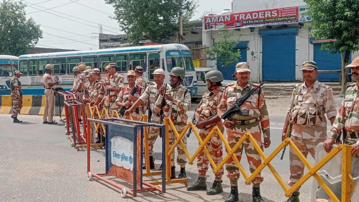 Nuh Violence: હિંસાથી સળગી રહેલા નૂહમાં ખુલશે શાળાઓ, બસ સેવા સંપૂર્ણપણે થશે પુનઃસ્થાપિત, કલમ 144 લાગુ Nuh Violence: હિંસાથી સળગી રહેલા નૂહમાં ખુલશે શાળાઓ, બસ સેવા સંપૂર્ણપણે થશે પુનઃસ્થાપિત, કલમ 144 લાગુ