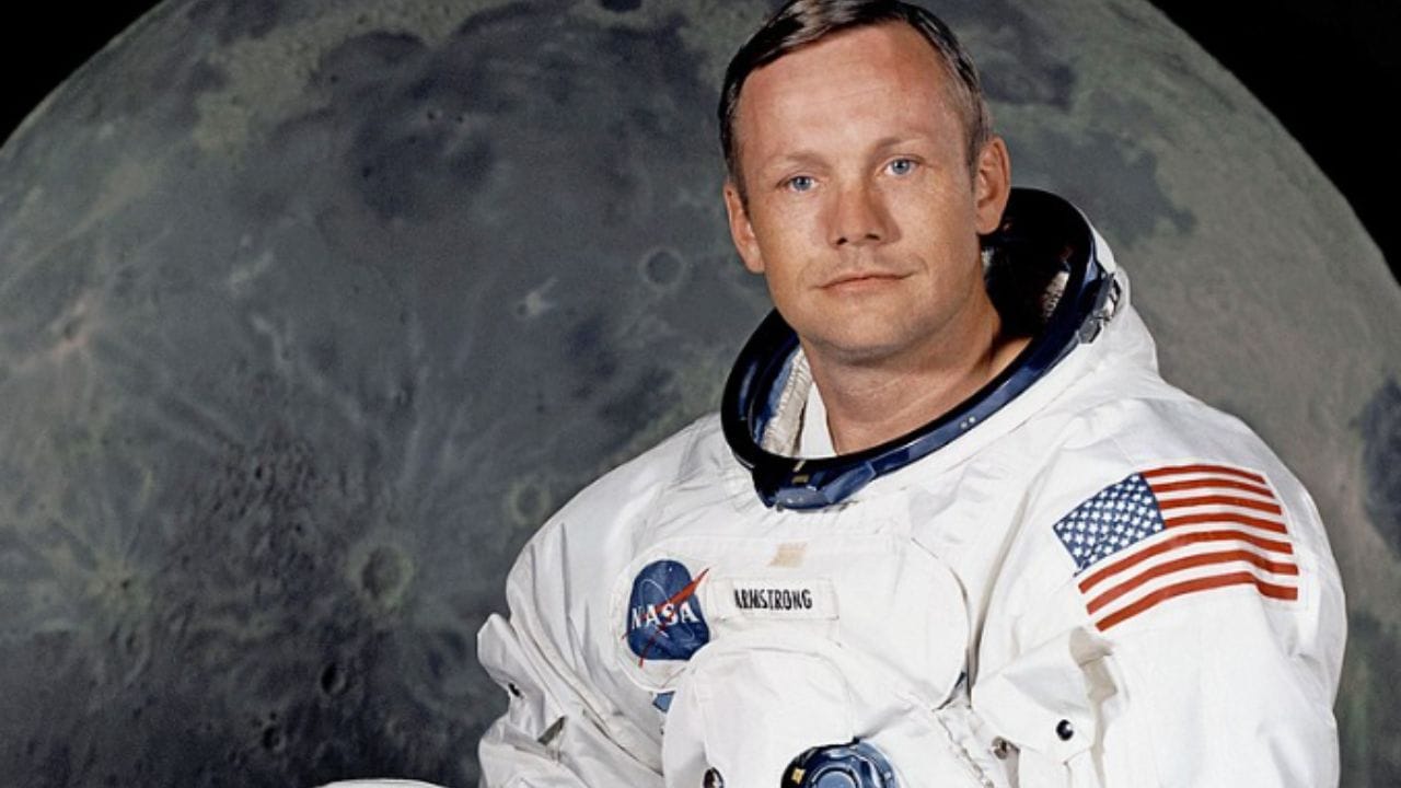 1.નીલ આર્મસ્ટ્રોંગે એપોલો 11 મિશન હેઠળ 20 જુલાઈ 1969ના રોજ પ્રથમ વખત ચંદ્ર પર પગ મૂક્યો હતો. તેઓ નેવલ એવિએટર, ટેસ્ટ પાયલોટ અને યુનિવર્સિટીના પ્રોફેસર હતા. ચંદ્ર પર પગ મૂકતી વખતે આર્મસ્ટ્રોંગે ચંદ્ર પર 2 કલાક અને 31 મીનિટ સુધી રોકાયા હતા.