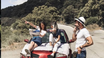 ભારતમાં એવા ઘણા સ્થળો છે જ્યાં રોડ ટ્રીપ દ્વારા પહોંચવાની મજા આવે છે. તેમાં લદ્દાખ રોડ ટ્રીપનું નામ સૌથી વધુ લોકપ્રિય છે. ચાલો તમને તેમના વિશે જણાવીએ.