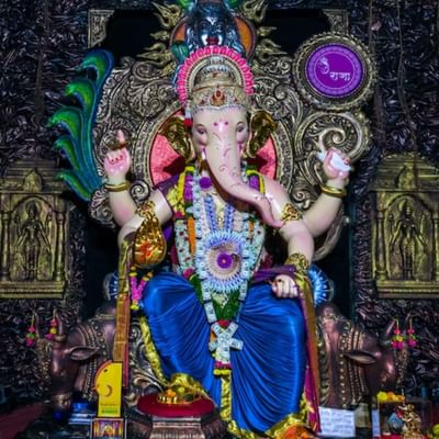 ગણેશ ચતુર્થીનો તહેવાર થોડા દિવસોમાં ઉજવવામાં આવશે. લોકો ગણેશોત્સવની આતુરતાથી રાહ જોતા હોય છે. 10 દિવસીય ગણેશ ચતુર્થી ઉત્સવ 19 સપ્ટેમ્બરથી શરૂ થઈ રહ્યો છે. આ લેખમાં અમે તમને જણાવીએ કે ભારતના વિવિધ રાજ્યોમાં ગણેશ ચતુર્થી કેવી રીતે ઉજવવામાં આવે છે.