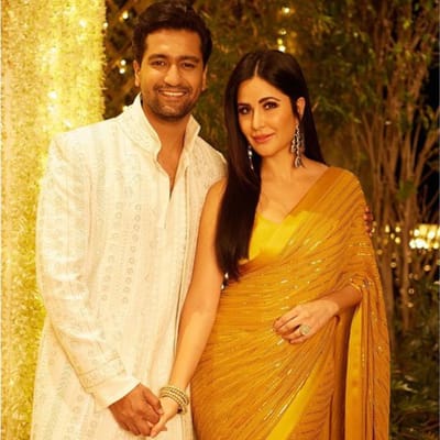 બોલિવૂડની સ્ટાર અભિનેત્રી કેટરિના કૈફ તેની સિમ્પલ સ્ટાઇલ માટે જાણીતી છે. તેનો લૂક ખૂબ જ સરળ છતાં ભવ્ય છે. વેસ્ટર્નથી લઈને એથનિક સુધીની અભિનેત્રી તેના ફેન્સને ફેશન ગોલ આપતી જોવા મળે છે. હાલમાં જ કેટના કેટલાક ટ્રેડિશનલ લુક્સ વાયરલ થયા છે, જેમાં તે ખૂબ જ સુંદર લાગી રહી છે.