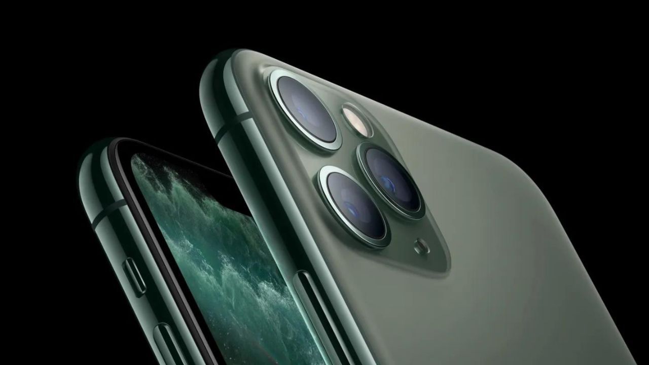 Apple પાસે નોચ અને ડાયનેમિક આઇલેન્ડમાં ઘણા સેન્સર છે જેનો ઉપયોગ ફેસ આઈડી, ફેશિયલ રેકગ્નિશન સિસ્ટમ માટે થાય છે. ફેસ આઈડીમાં 3 મોડ્યુલ સાથેનું સેન્સર છે - એક ડોટ પ્રોજેક્ટર, ફૂડ ઈલ્યુમિનેટર અને ઈન્ફ્રારેડ કેમેરા.