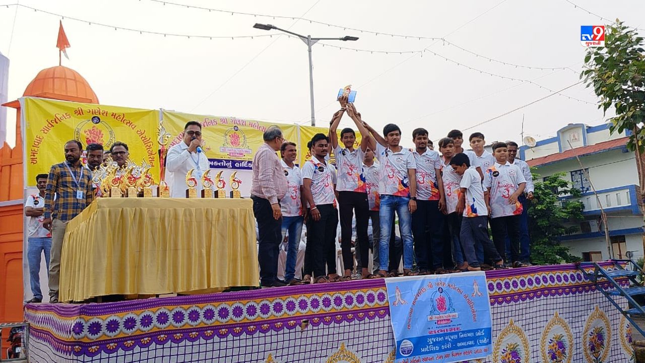 ગણેશ પર્વની દર વર્ષની જેમ અમદાવાદ શહેરમાં ઠેર ઠેર ઉજવણી કરવામાં આવી. જે ગણેશ પર્વ દરમિયાન ગણેશ ભક્તોએ વિવિધ થીમ અને શણગાર સાથે ગણેશ પર્વની ઉજવણી કરી. જે પ્રયાસને અમદાવાદ સાર્વજનિક ગણેશ મહોત્સવ એસોસિયેશન દ્વારા વધાવામાં આવ્યો છે. અને અમદાવાદ શહેરમાં શ્રેષ્ઠ મૂર્તિ, શ્રેષ્ઠ ડેકોરેશન તેમજ પ્રોત્સાહન ઇનામ સહિતના એવોર્ડ આપીને વિવિધ મંડળોને અને મંડળોના કાર્યોને પ્રોત્સાહિત કરવામાં આવ્યા.