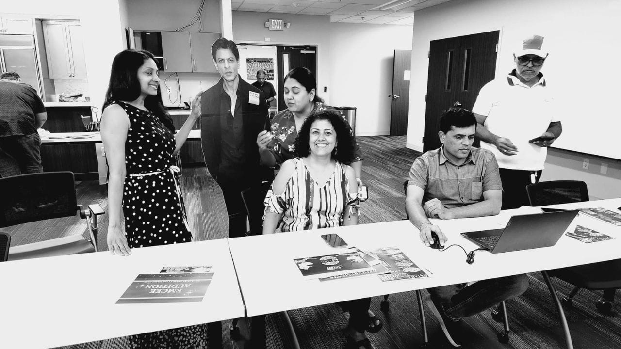 આ ઇવેન્ટમાં મંત્રમુગ્ધ કરનાર પર્ફોર્મન્સ ઉપરાંત ઇવેન્ટમાં ભારતીય સ્ટ્રીટ ફૂડના સમૃદ્ધ સ્વાદનો સ્વાદ લઈ શકાશે. આ સાથે તે સ્થાનિક વ્યવસાયોને પણ ટેકો આપવાની તક છે. ધ બિઝનેસ એક્સ્પો, વિવિધ સ્થાનિક વિક્રેતાઓને દર્શાવતો, અનન્ય ઉત્પાદનો અને સેવાઓનું અન્વેષણ કરવાની તક આપે છે. એક્સ્પોમાં ભાગ લઈને, પ્રતિભાગીઓ સ્થાનિક વેપારી સમુદાયના વિકાસમાં ફાળો આપી શકે છે.