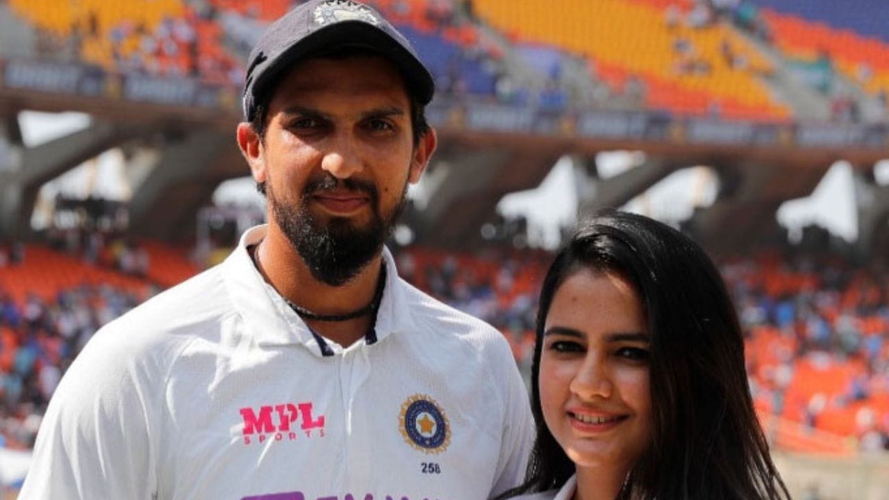 ઈશાંત શર્માએ ટીમ ઈન્ડિયા માટે અત્યાર સુધીમાં 105 ટેસ્ટ મેચ, 80 વનડે અને 14 ટી20 મેચ રમી છે. ઈશાંત શર્માએ ટેસ્ટ ક્રિકેટમાં 300 થી વધુ વિકેટ લીધી છે, પરંતુ તે છેલ્લા કેટલાક સમયથી ટીમ ઈન્ડિયાનો ભાગ નથી.