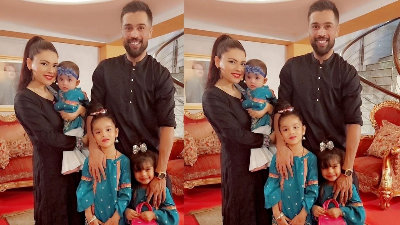 આમિરે ક્રિકેટ રમવાની શરુઆત 11 વર્ષની ઉંમરે કરી હતી. તેમણે 2003માં રાવલપિંડીના બાજવા ક્રિકેટ એકડમીમાં એક લોકલ ટૂર્નામેન્ટમાં ભાગ લીધો હતો.