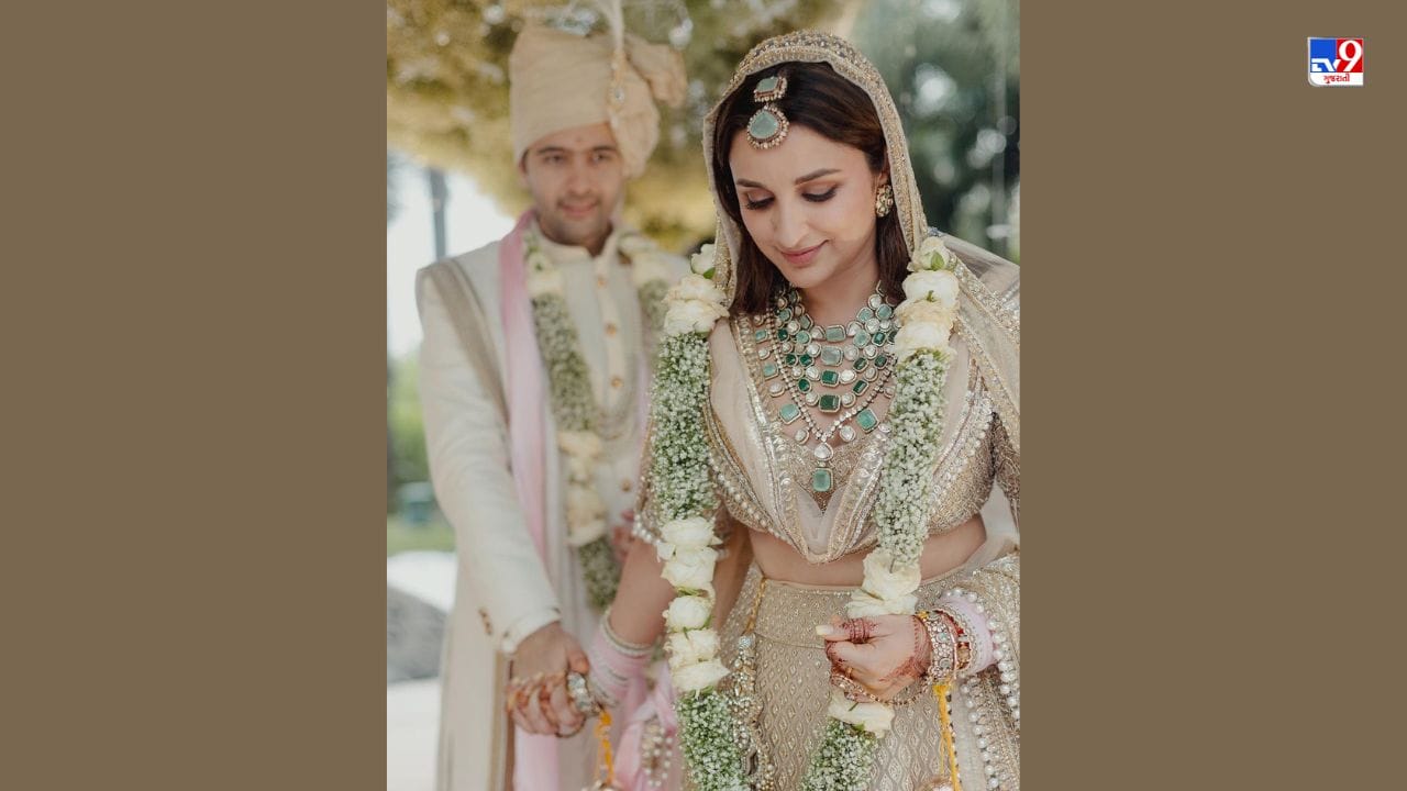 પરિણીતી ચોપરા અને રાઘવ ચઢ્ઢા આજે સાત ફેરા લઈને એકબીજા થઈ ગયા છે. (Instagram: Parineeti Chopra Instagram)
