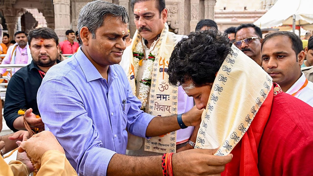 વારાણસીમાં બની રહેલા ઈન્ટરનેશનલ ક્રિકેટ સ્ટેડિયમની વાત કરીએ તો તેની થીમ ભગવાન શિવ પર આધારિત હશે. જેમાં ભગવાન શિવ અને કાશીની ઝલક જોવા મળશે. (PTI Photo)