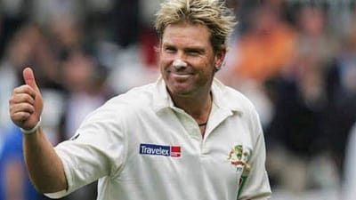 ક્રિકેટના ઇતિહાસમાં મહાન સ્પિનર કહેવાતા શેન વોર્નની આજે જન્મજયંતિ છે. ઓસ્ટ્રેલિયાના આ મહાન ખેલાડીનું ગયા વર્ષે શંકાસ્પદ સંજોગોમાં મૃત્યુ થયું હતું. આજે 13મી સપ્ટેમ્બરે બધા શેન વોર્નને યાદ કરી રહ્યા છે. વોર્ને ક્રિકેટની પીચ પર પોતાની સ્પિનનો જાદુ જ નથી બનાવ્યો પરંતુ મેદાનની બહાર પણ તે ઘણીવાર વિવાદોમાં રહેતો હતો. આવી જ એક ક્ષણ વર્ષ 2005માં આવી હતી, જ્યારે શેન વોર્નના અંગત જીવનમાં તોફાન આવ્યું હતું. તે સમયે શેન વોર્નની હાલત એવી હતી કે તે હોટલના રૂમમાં ખૂબ રડતો હતો. પછી શું થયું, ચાલો તમને આખી વાત જણાવીએ.