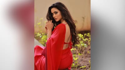 બે બાળકોની માતા શ્વેતા તિવારીએ ફરી એકવાર પોતાની લેટેસ્ટ તસવીરોથી ઈન્ટરનેટ પર ધૂમ મચાવી છે. (Image : Shweta Tiwari Instagram)