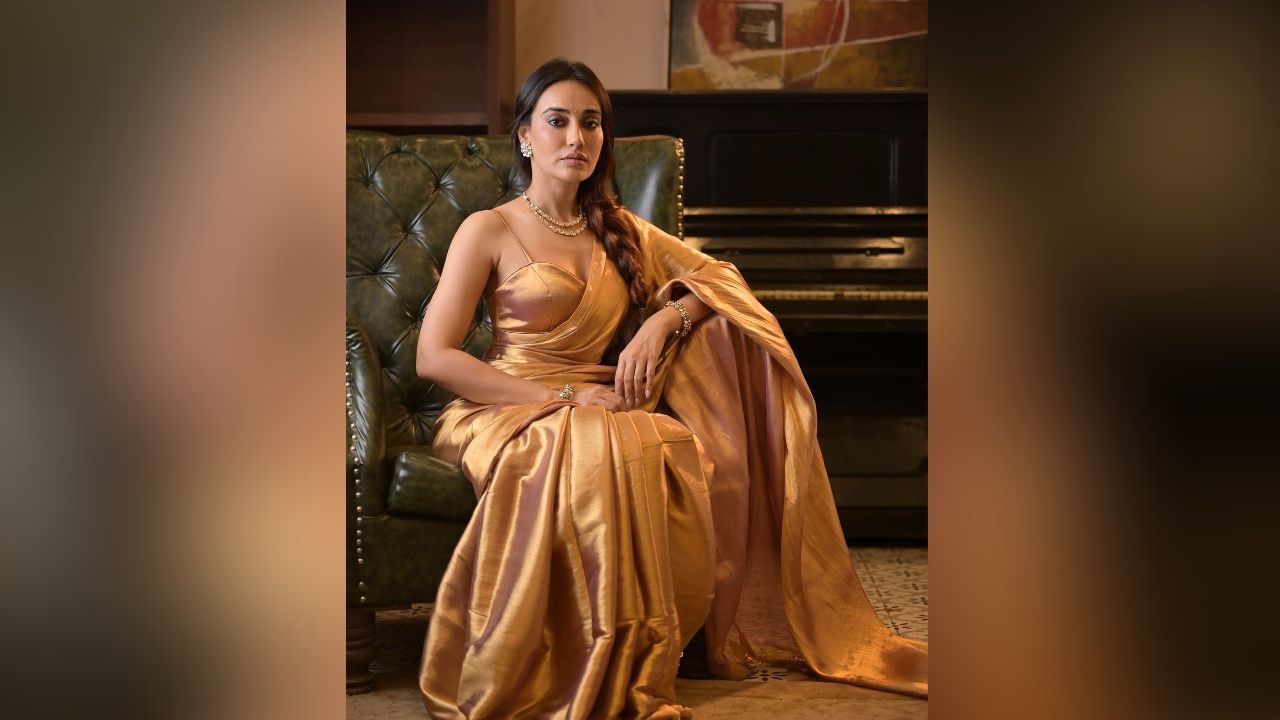 આ તસવીરોમાં તેનો સેક્સી લુક જોઈને ફેન્સ દીવાના થઈ ગયા છે. ફેન્સ તેના વખાણ કરતા થાકતા નથી. (Image: Instagram)