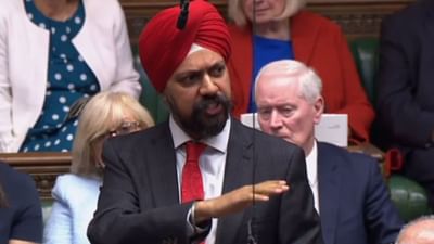 કેનેડાના વડા પ્રધાન જસ્ટિન ટ્રુડો દ્વારા તેમના દેશમાં ખાલિસ્તાની આતંકવાદીની હત્યામાં ભારતની સંડોવણીના આરોપ પર વધતા જતા રાજદ્વારી તણાવ વચ્ચે, બ્રિટિશ લેબર પાર્ટીના સાંસદ તનમનજીત સિંહ ધેસીએ મંગળવારે કહ્યું કે ઘણા " જેમણે તેમનો સંપર્ક કર્યો છે તેઓ ચિંતિત, ગુસ્સે અને ડરેલા છે.