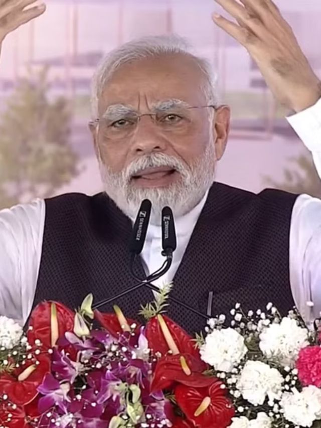 PM મોદીએ વારાણસીને ઈન્ટરનેશનલ સ્ટેડિયમની ભેટ આપી, દિગ્ગજ ખેલાડીઓ બન્યા સાક્ષી PM મોદીએ વારાણસીને ઈન્ટરનેશનલ સ્ટેડિયમની ભેટ આપી, દિગ્ગજ ખેલાડીઓ બન્યા સાક્ષી
