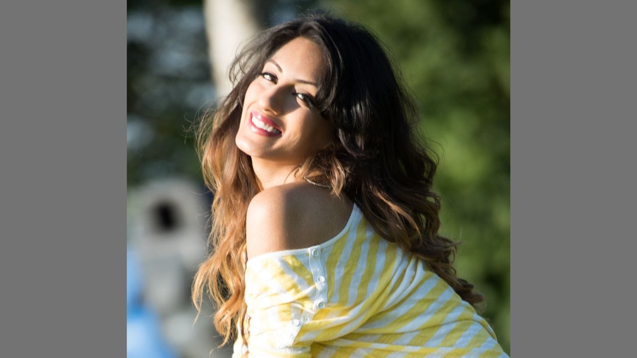 રૂબીના બાજવા - રૂબીના બાજવા લોકપ્રિય પંજાબી એક્ટ્રેસ નીરુ બાજવાની બહેન છે. તે તેની બહેનની જેમ કેનેડિયન છે, પરંતુ તે મુખ્યત્વે પંજાબી ફિલ્મ ઈન્ડસ્ટ્રીમાં કામ કરે છે. તેણે 2018 માં સરગી ફિલ્મથી તેની એક્ટિંગ કરિયરની શરૂઆત કરી હતી. એક્ટ્રેસને ફિલ્મમાં તેના કામ માટે ઘણા પુરસ્કારો મળ્યા હતા. સુંદર દિવા છેલ્લે બ્યુટીફુલ બિલ્લો (2022) ફિલ્મમાં જોવા મળી હતી.