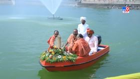 વડતાલમાં જલ ઝીલણી એકાદશીનો ઉત્સવ ધામધૂમપૂર્વક ઉજવાયો વડતાલમાં જલ ઝીલણી એકાદશીનો ઉત્સવ ધામધૂમપૂર્વક ઉજવાયો