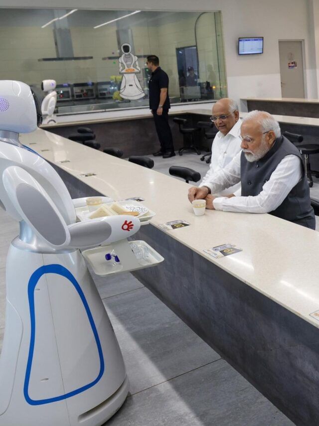 સાયન્સ સિટીમાં રોબોટ્સ સાથે PM મોદી થયા રૂબરૂ, જુઓ PHOTOS સાયન્સ સિટીમાં રોબોટ્સ સાથે PM મોદી થયા રૂબરૂ, જુઓ PHOTOS