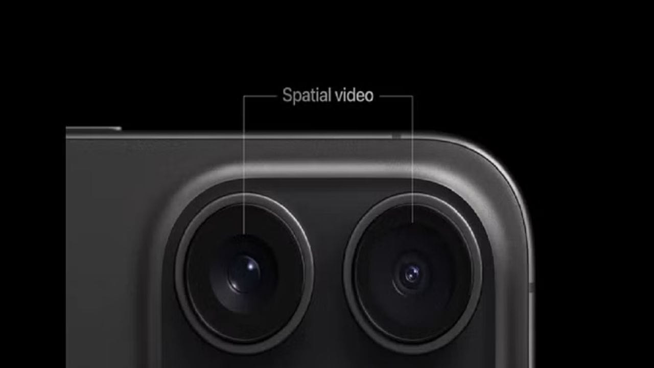  આ વખતે Appleએ તેના iPhone સાથે 3D વીડિયો રેકોર્ડિંગની સુવિધા આપી છે, જેને HTCએ 2017માં જ લૉન્ચ કરી હતી. HTC એ HTC EVO 3D સાથે 3D વિડિયો રેકોર્ડિંગનો સમાવેશ કર્યો છે. Appleએ iPhone 15 Pro અને Pro Max સાથે અવકાશી રેકોર્ડિંગ આપ્યું છે, જેની મદદથી કહેવામાં આવ્યું છે કે તેની મદદથી તમે 3D વીડિયો રેકોર્ડ કરી શકશો.