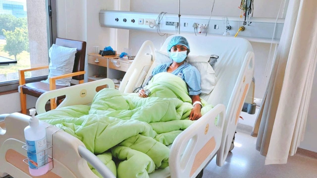 ડોક્ટરોની સલાહ અનુસાર દ્રષ્ટિને જો પોતાના કુટુંબના સભ્યોમાંથી જ કોઈ કિડની ડોનેટ કરે તો કિડની એક્સેપ્ટ થવાના ચાન્સીસ વધી જાય છે અને કિડની ટ્રાન્સપ્લાન્ટનું રીઝલ્ટ પણ સારું મળે છે. આ વાતની જાણ થતા જ માતા વંદના બહેન દ્રષ્ટિને કિડની આપવા માટે આગળ આવ્યા. સદભાગ્યે દીકરી દ્રષ્ટિનું બ્લડ ગ્રુપ અને માતા વંદના બહેનું બ્લડ ગ્રુપ પણ એક જ હતું. જે કિડની ટ્રાન્સપ્લાન્ટ માટે ખૂબ  મહત્વની વાત હતી.