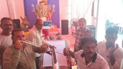 ગણેશ ઉત્સવની ભકિતભાવ સાથે ઉજવણી થઈ રહી છે. ત્યારે જામનગરમાં ગણેશ ઉત્સવમાં વિશ્વની સૌથી મોટી બોલપેન તૈયાર કરવામાં આવી છે. 