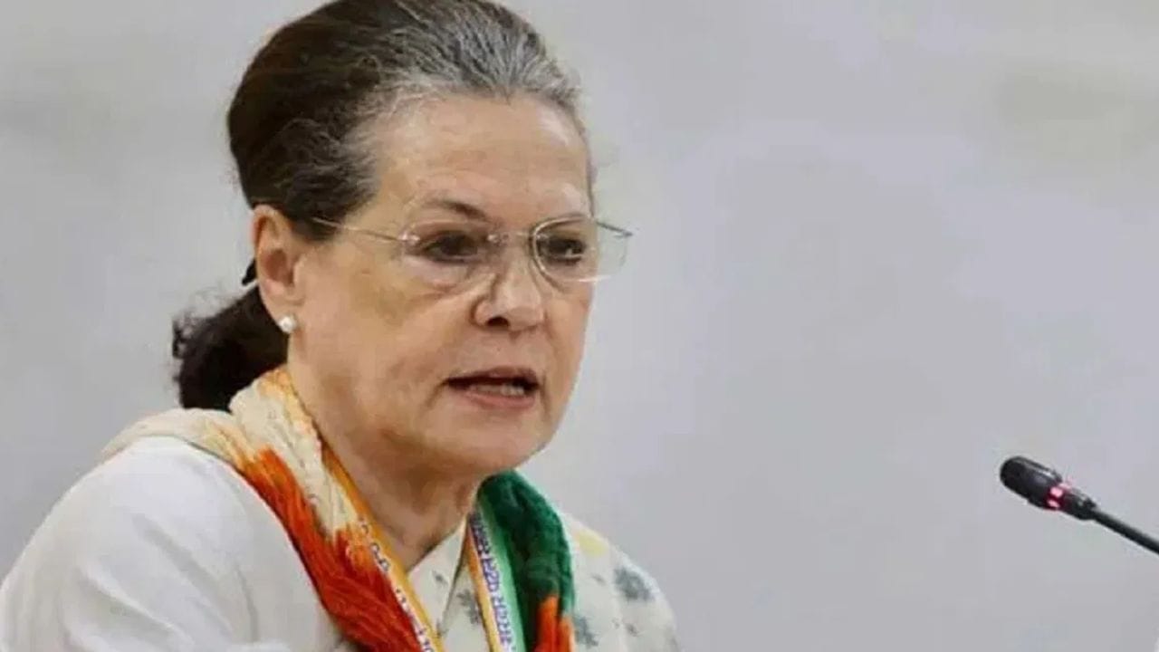 તેલંગાણા જીતવા માટે કોંગ્રેસે ખેલ્યો કર્ણાટકનો દાવ, સોનિયા ગાંધીએ કરી આ જાહેરાત