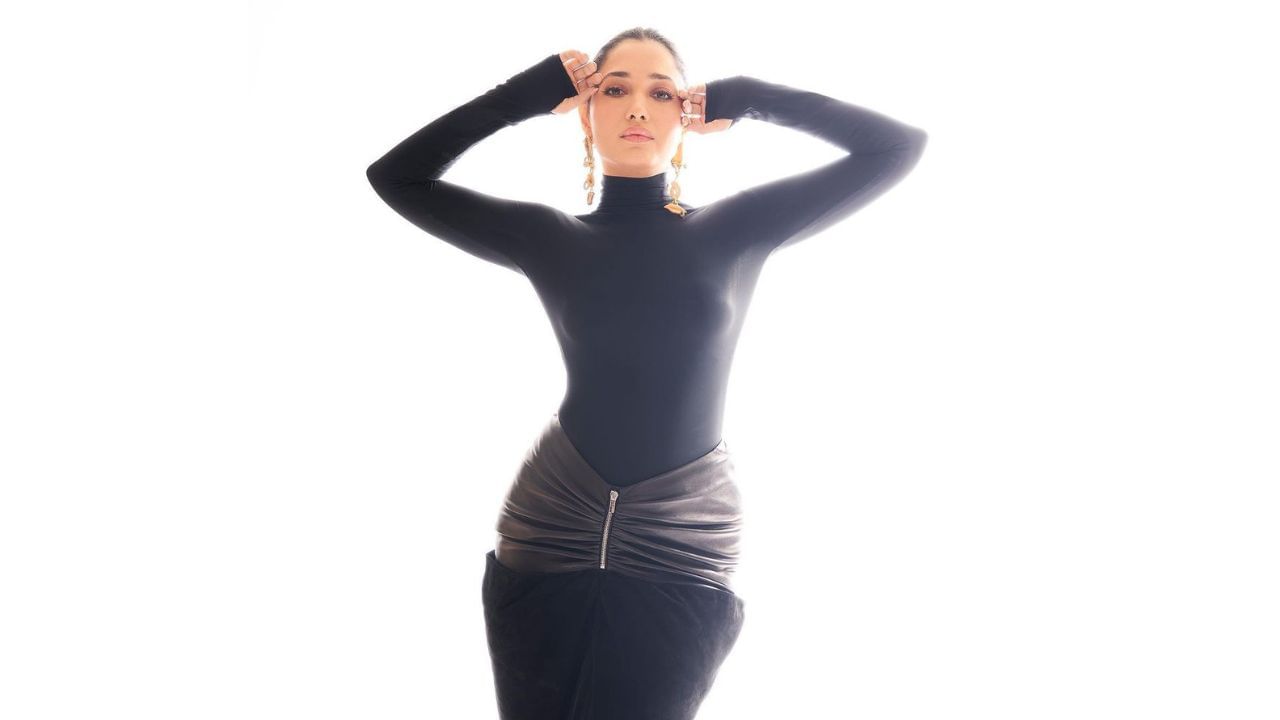 થોડા દિવસો પહેલા તે 'લસ્ટ સ્ટોરીઝ 2' માં આપેલા ઈન્ટિમેટ સીન્સને કારણે પણ ચર્ચામાં આવી હતી.