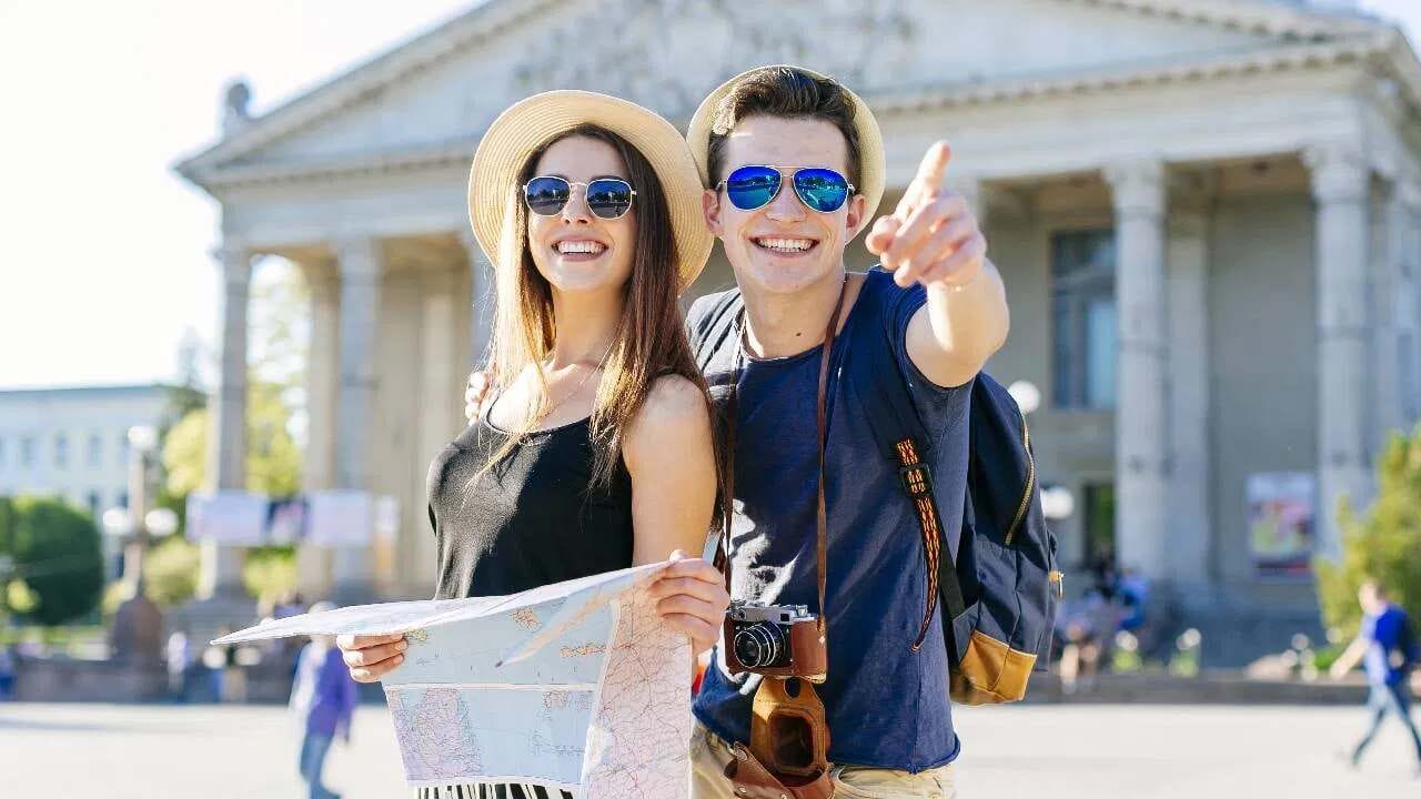 પ્રવાસ દરમિયાન કપલ પોતાની પસંદગી માટે એકબીજા પર દબાણ લાવે છે. એવું જરૂરી નથી કે તમને જે વસ્તુમાં રસ હોય તે તમારા પાર્ટનરને પણ પસંદ આવે. પ્રવાસમાં અને જીવનમાં બંનેએ એકબીજાની પસંદ-નાપસંદનું ધ્યાન રાખવું જોઈએ.