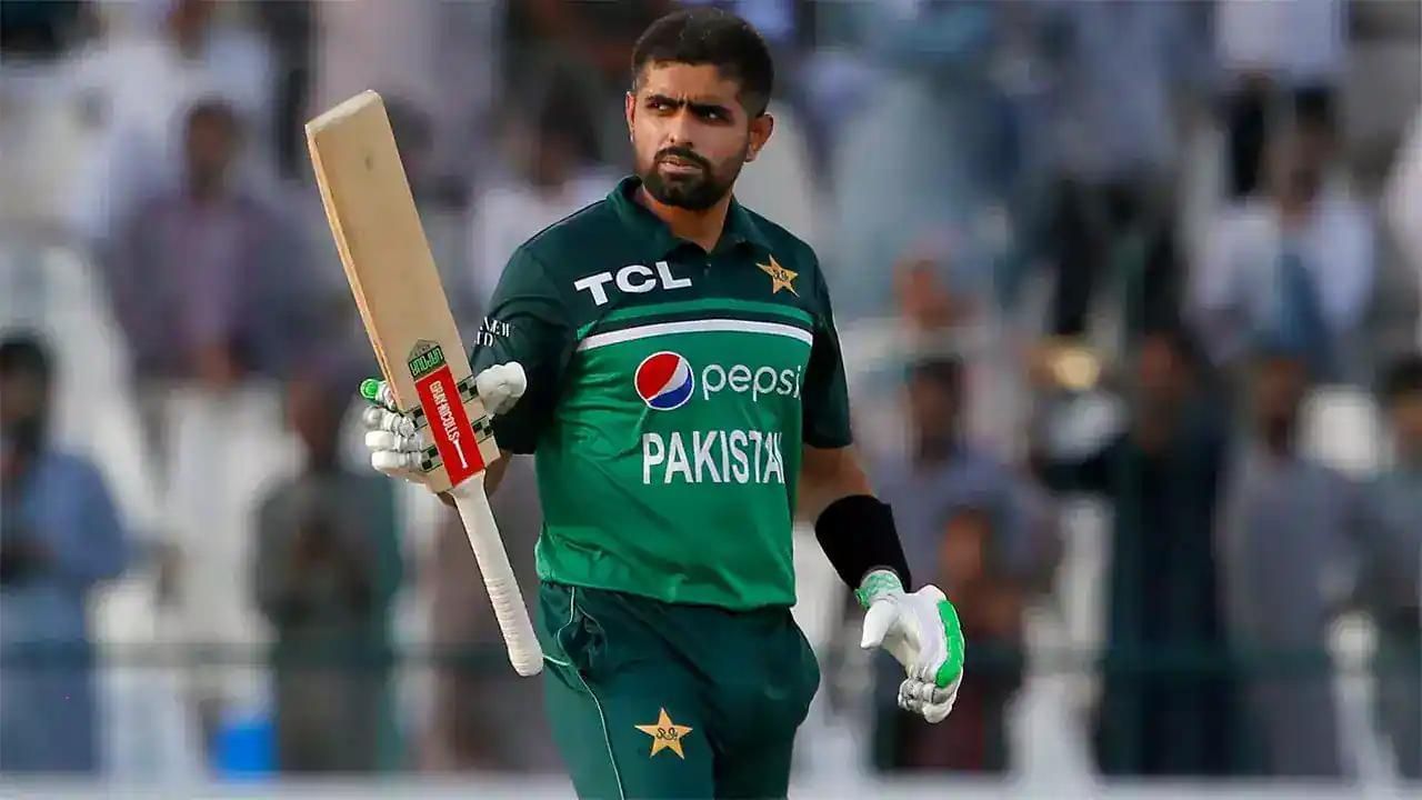 Babar Azam has been number 1 in the world ranking of batsmen for a long time.  Playing for Pakistan, he played many brilliant innings to win the team. 