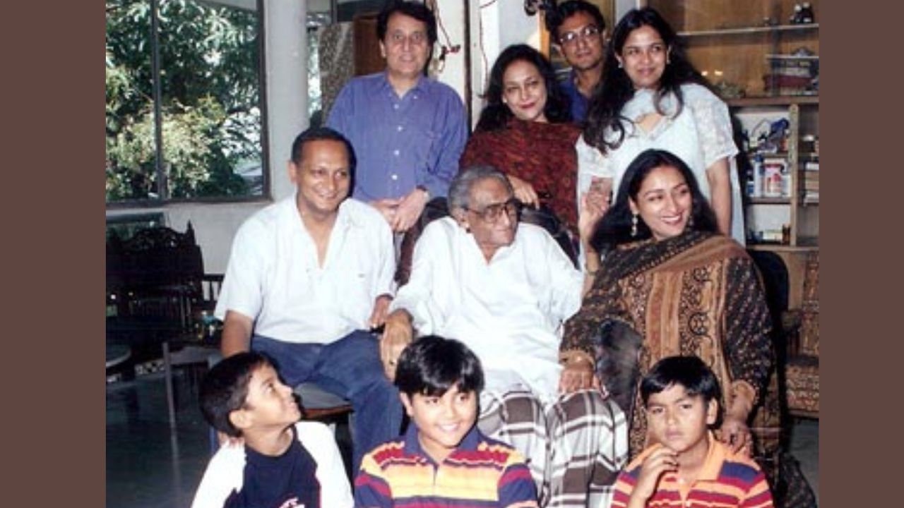 Ashok Kumar Family Tree :અશોક કુમાર બોલિવૂડના પહેલા સુપરસ્ટાર હતા, 25 ...