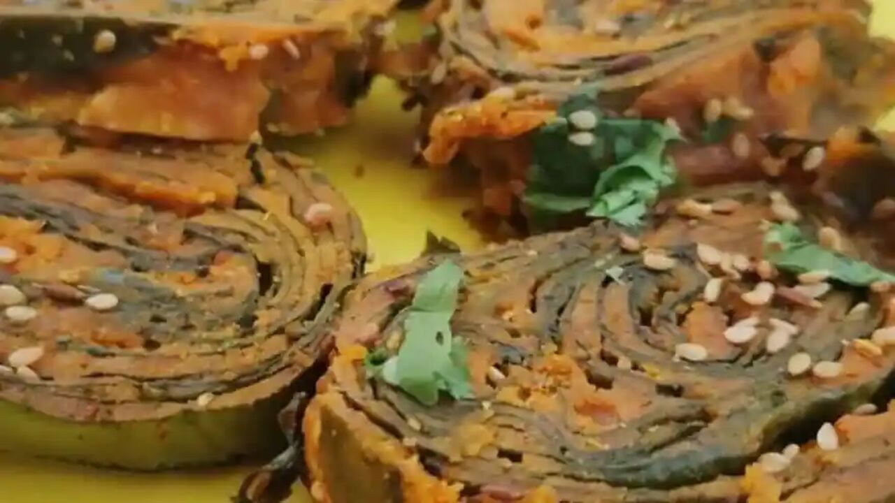 અળવીના પાન કાચા ન ખાવા જોઈએ, કારણ કે તેને કાચા ખાવાથી ખંજવાળ, બળતરા, મોઢામાં દુખાવો અથવા જીભ અને હોઠમાં સોજો આવી શકે છે.