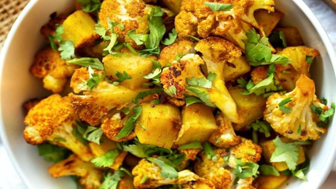 ફુલાવરનું સેવન શરીરમાં વધતા કોલેસ્ટ્રોલને ઘટાડવામાં ફાયદાકારક માનવામાં આવે છે. કારણ કે ફુલાવરમાં હાઈપોકોલેસ્ટ્રોલેમિક અસર જોવા મળે છે, જે કોલેસ્ટ્રોલ ઘટાડવામાં મદદ કરે છે.