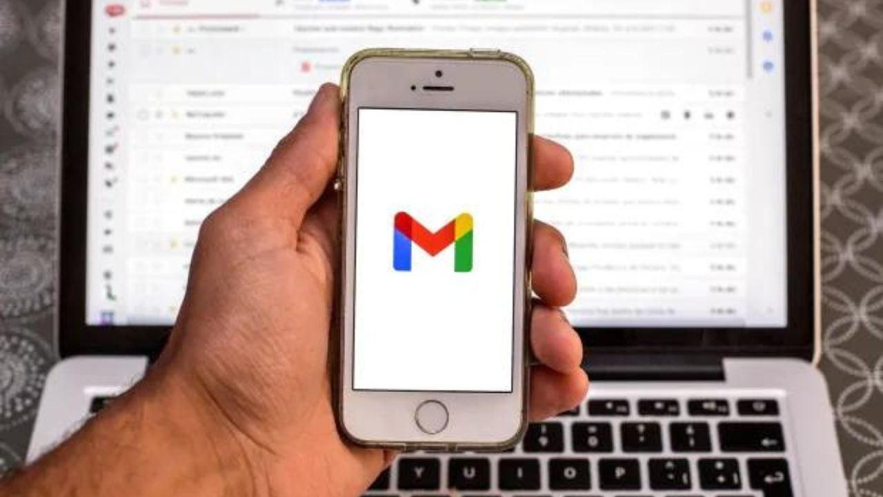 ચેટ, જોડણી તપાસનાર,સર્ચ ફિલ્ટર, કીબોર્ડ શોર્ટકટ્સ અને ફોર્મેટિંગ જેવી ઘણી સુવિધાઓ HTML વર્ઝનમાં ઉપલબ્ધ નથી.