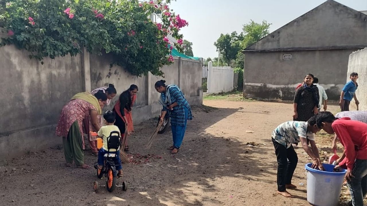 રાજ્ય સરકાર દ્વારા સ્વચ્છતા હી સેવા અંતર્ગત રાજ્યભરમાં સ્વચ્છતા ઝુંબેશની શરૂઆત કરવામાં આવી છે