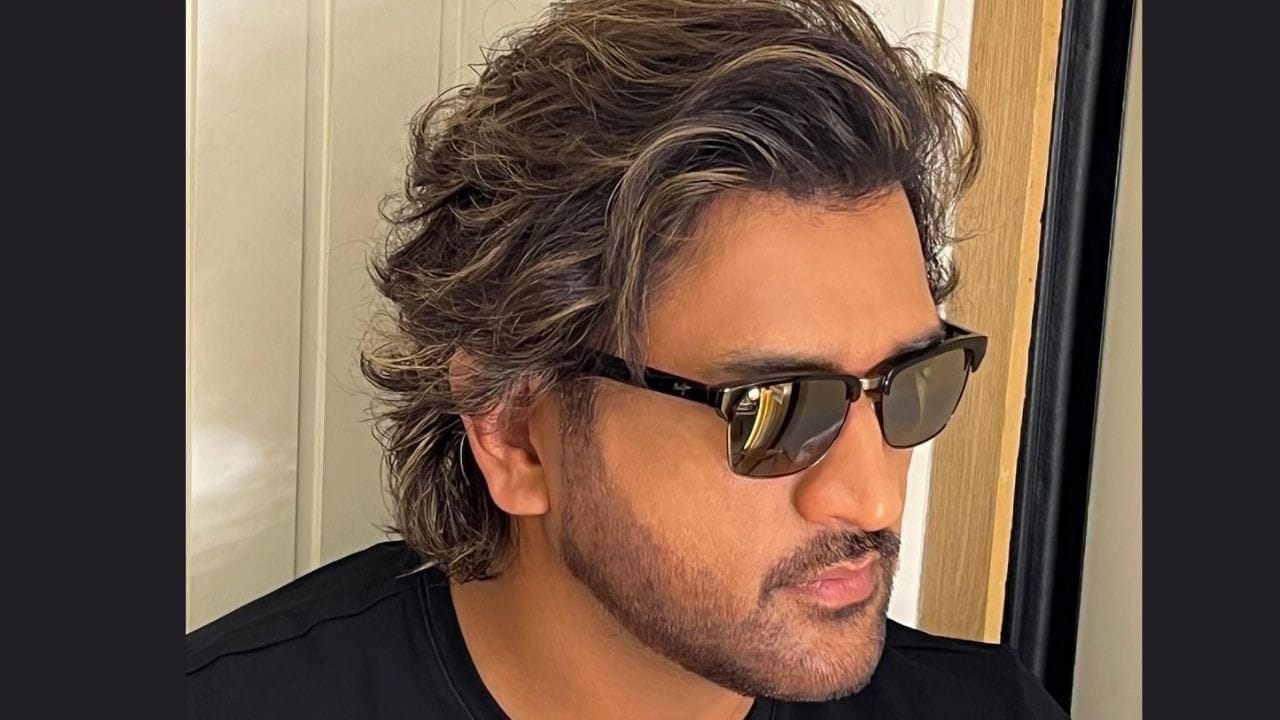 તમને જણાવી દઈએ કે, આલીમ હકીમ બોલિવૂડના ટોપ હેર ડ્રેસર છે. તેણે ઘણી ફિલ્મોમાં કલાકારોને નવી હેરસ્ટાઈલ આપી છે, જેમાં 'રોકસ્ટાર', 'બરફી', 'રોબોટ' અને 'બાહુબલી' જેવી ફિલ્મોનો સમાવેશ થાય છે. તેની સાથે બોલિવૂડ, ટોલીવુડ અને ભારતીય ક્રિકેટ ટીમના દરેક મોટા સ્ટાર પણ હેર કટિંગ માટે તેની પાસે આવે છે.। (photo  Source: @aalimhakim/instagram)