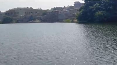 અમરેલીના રાજુલામાં આવેલુ મારૂતિધામ શહેરનું ઐતિહાસિક તળાવ છે. જેની આસપાસ, પથ્થરોની ખાણો અને હનુમાનજીનું મંદિર આવેલુ છે. વર્ષો પહેલા અહીં લોકો ફરવા માટે આવતા હતા. 