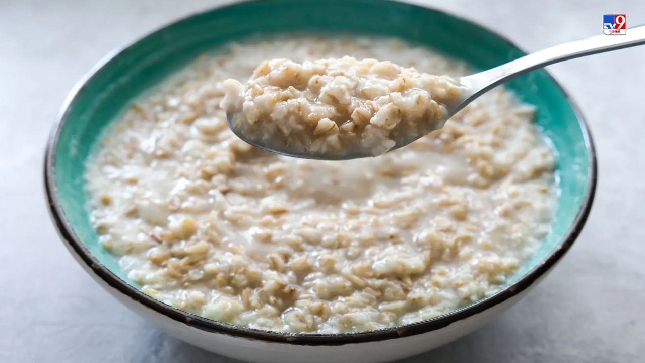 બ્લડ સુગર વધે - ઓટ્સ કોમ્પલેક્સ કાર્બોહાઈડ્રેટની કેટેગરીમાં આવે છે. પણ તેને વધારે ખાવાથી બ્લડ સુગર વધે વધે છે. ખાવા પર આધાર રાખે છે કે તે સુગર વધારશે કે ઓછી કરશે. મીડિયમ પ્રમાણે ખાવું હિતાવહ છે.