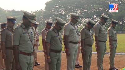 Surat : પોલીસ સ્મૃતિ દિવસે શહીદોને શ્રદ્ધાંજલિ અર્પણ કરવામાં આવી,ઉચ્ચ પોલીસ અધિકારીઓ હાજર રહ્યા