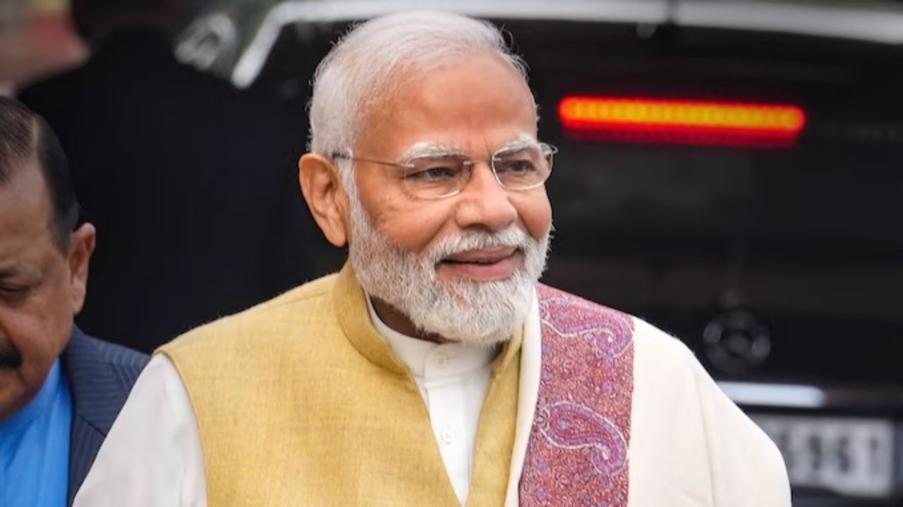 ભારતમાં વડાપ્રધાનને દેશના ત્રીજા નાગરિક ગણવામાં આવે છે. હાલમાં નરેન્દ્ર મોદી દેશના વડાપ્રધાન છે, તેથી તેઓ રાષ્ટ્રપતિ અને ઉપરાષ્ટ્રપતિ બાદ દેશના ત્રીજા નાગરિક છે